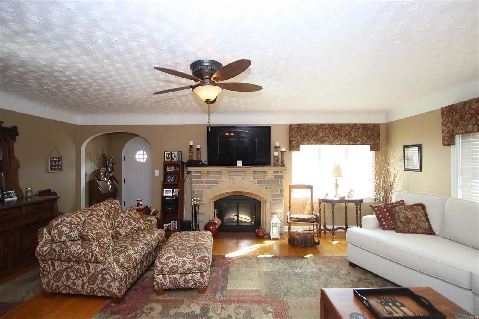 1428 Milton Road Alton, IL 62002 - Photo 10 of 22 Gallery Image 10