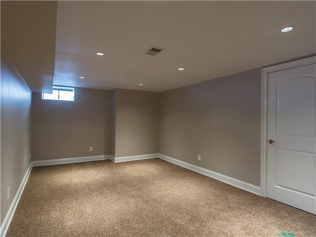 1548 Doone Road Columbus, OH 43221 - Photo 20 of 24