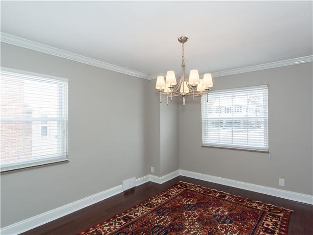 1548 Doone Road Columbus, OH 43221 - Photo 8 of 24