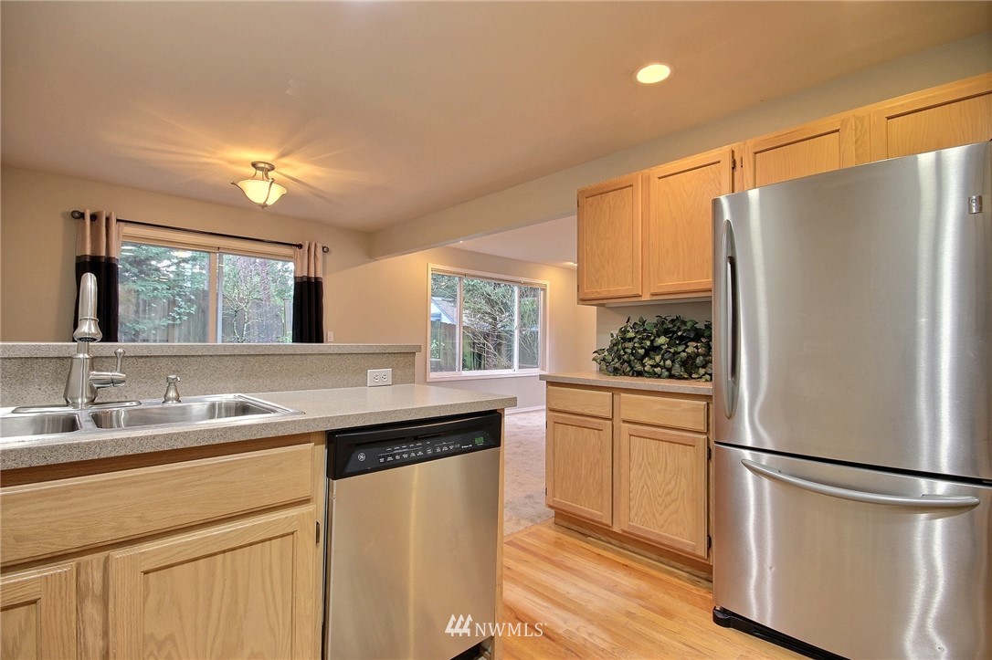 4126 Northeast 14th Place, Unit B Renton, WA 98059 - Photo 11 of 24 Gallery Image 11