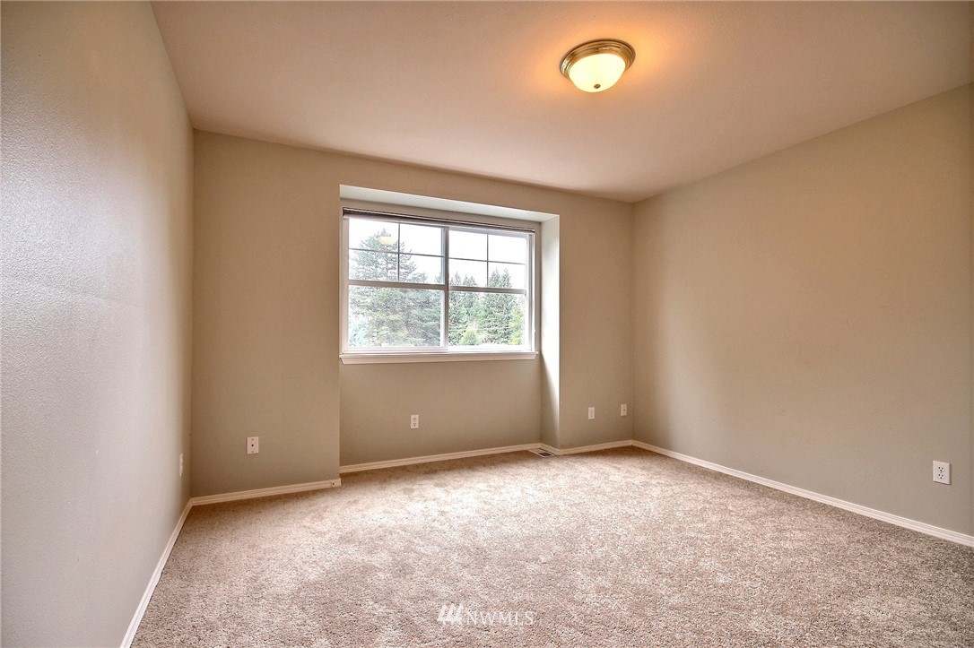 4126 Northeast 14th Place, Unit B Renton, WA 98059 - Photo 18 of 24 Gallery Image 18