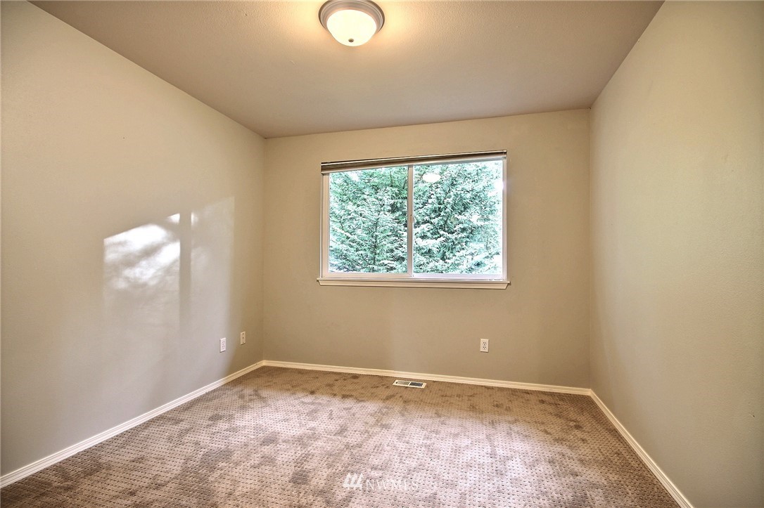 4126 Northeast 14th Place, Unit B Renton, WA 98059 - Photo 20 of 24 Gallery Image 20
