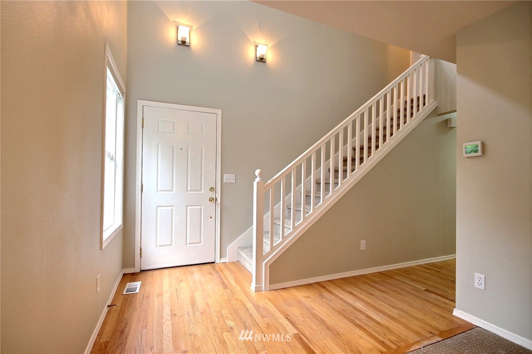 4126 Northeast 14th Place, Unit B Renton, WA 98059 - Photo 3 of 24 Gallery Image 3
