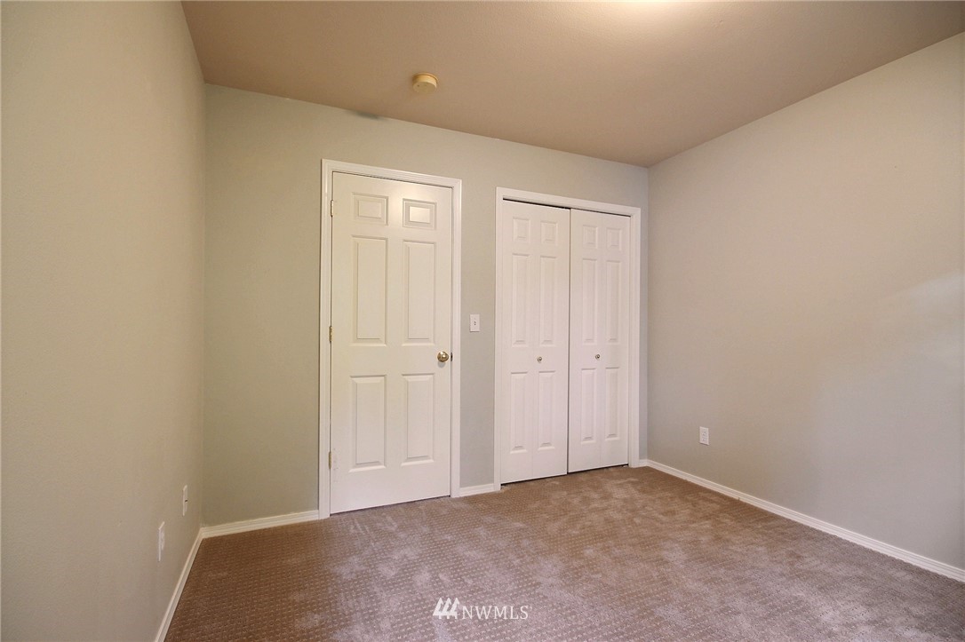 4126 Northeast 14th Place, Unit B Renton, WA 98059 - Photo 21 of 24 Gallery Image 21