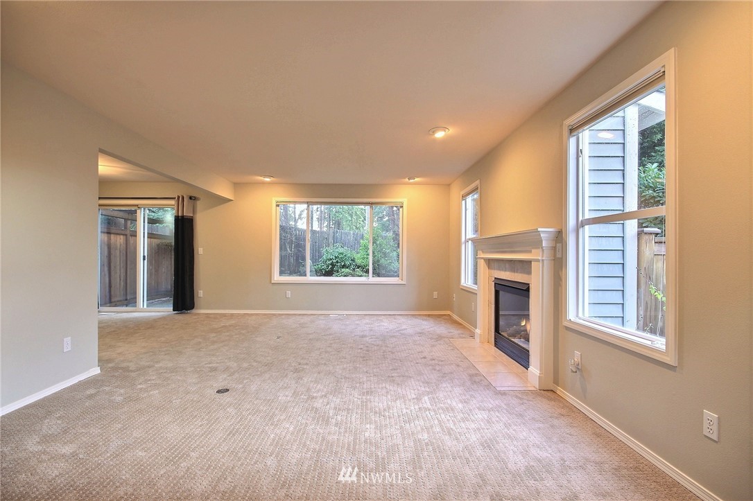4126 Northeast 14th Place, Unit B Renton, WA 98059 - Photo 4 of 24 Gallery Image 4