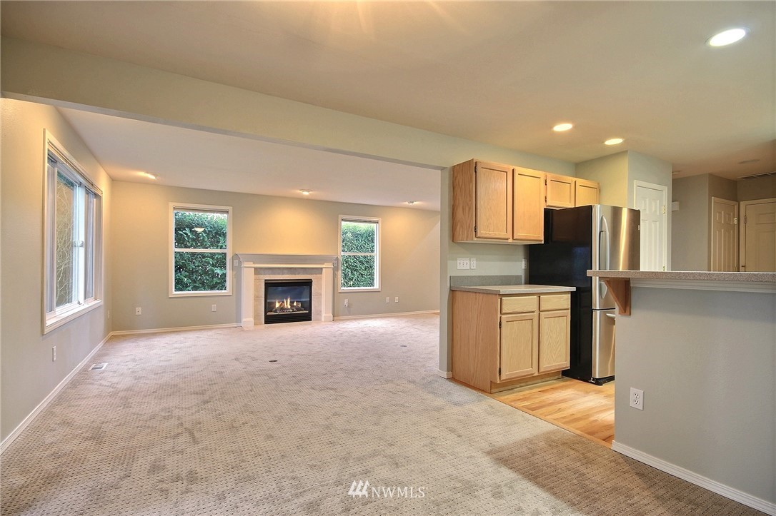 4126 Northeast 14th Place, Unit B Renton, WA 98059 - Photo 8 of 24 Gallery Image 8