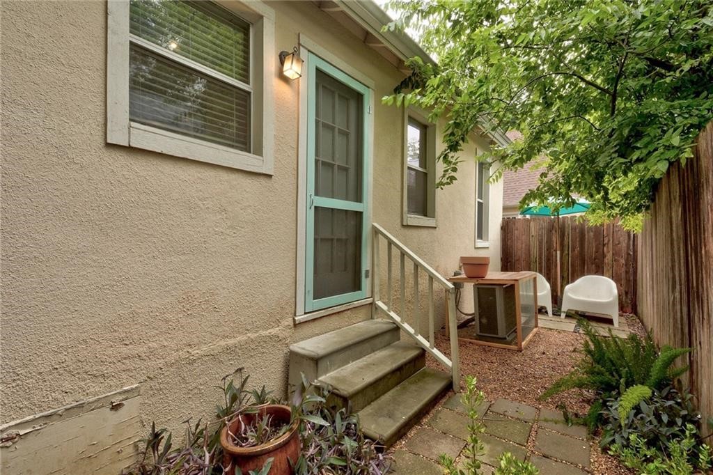 1110 West 22nd Street, Unit 13 Austin, TX 78705 - Photo 12 of 26