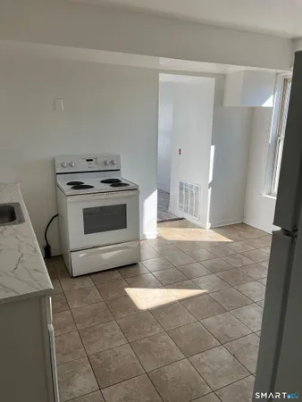 $3,000 | 40 Jane Street, Bridgeport, CT 06608