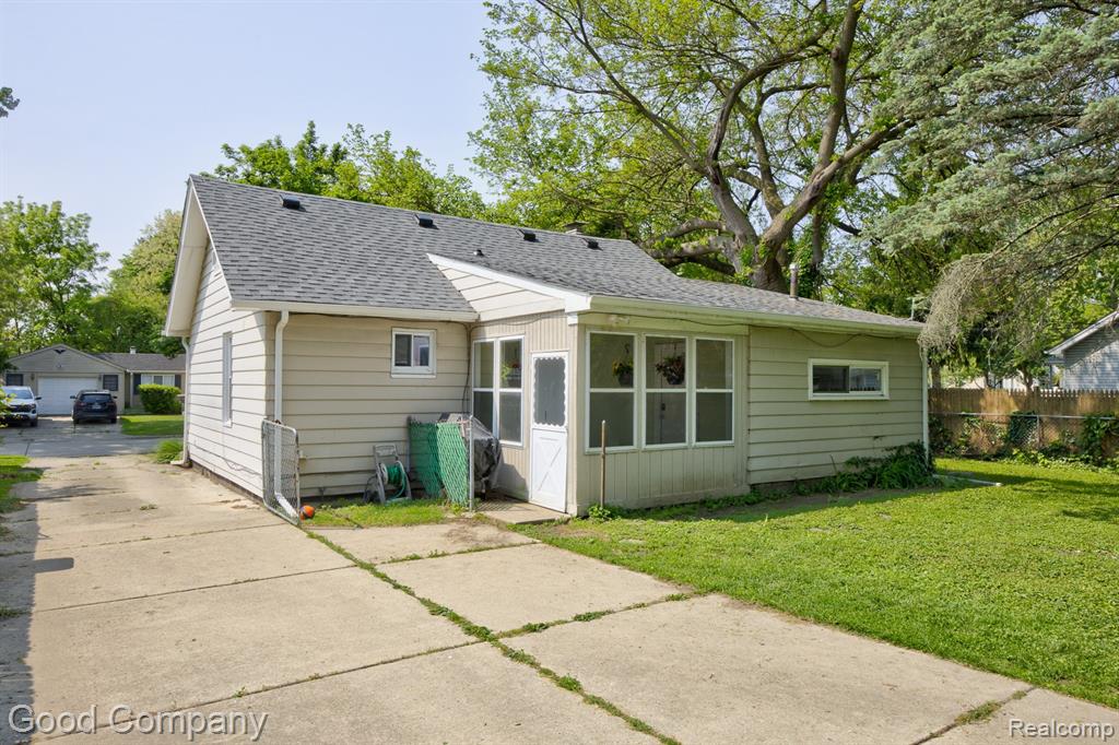 585 Roth Boulevard Clawson, MI 48017 - Photo 39 of 39