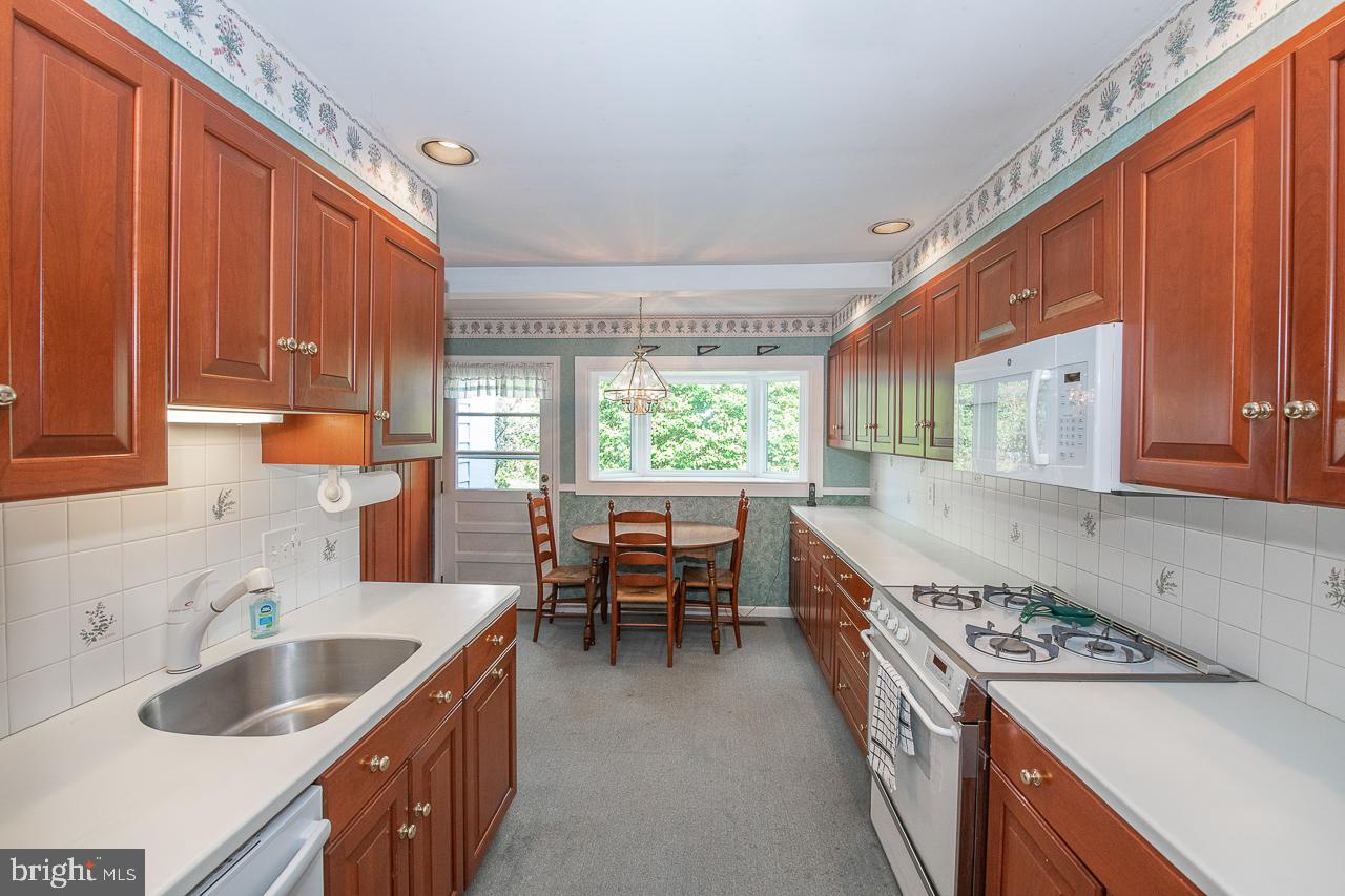 1388 County Line Road Wayne, PA 19087 - Photo 8 of 21