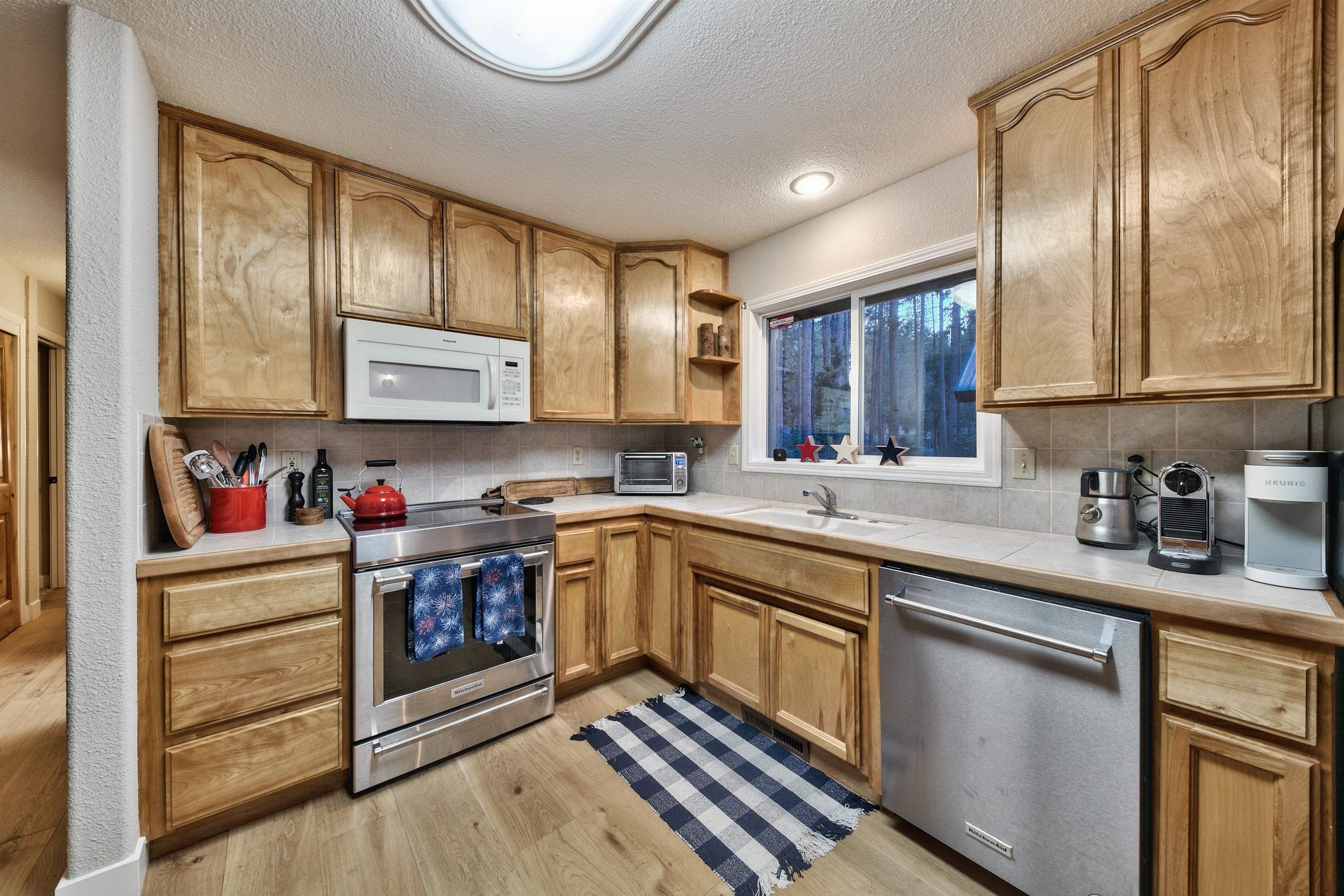 10477 Washoe Road Truckee, CA 96161 - Photo 8 of 21 Gallery Image 8