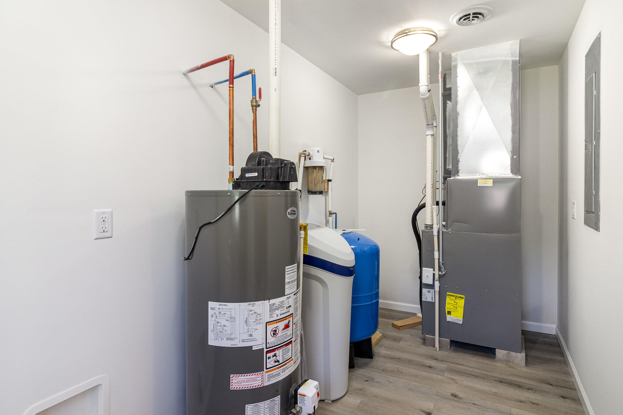 44 Vick Tree Lane Hebron, IN 46341 - Photo 22 of 29 2038x1358