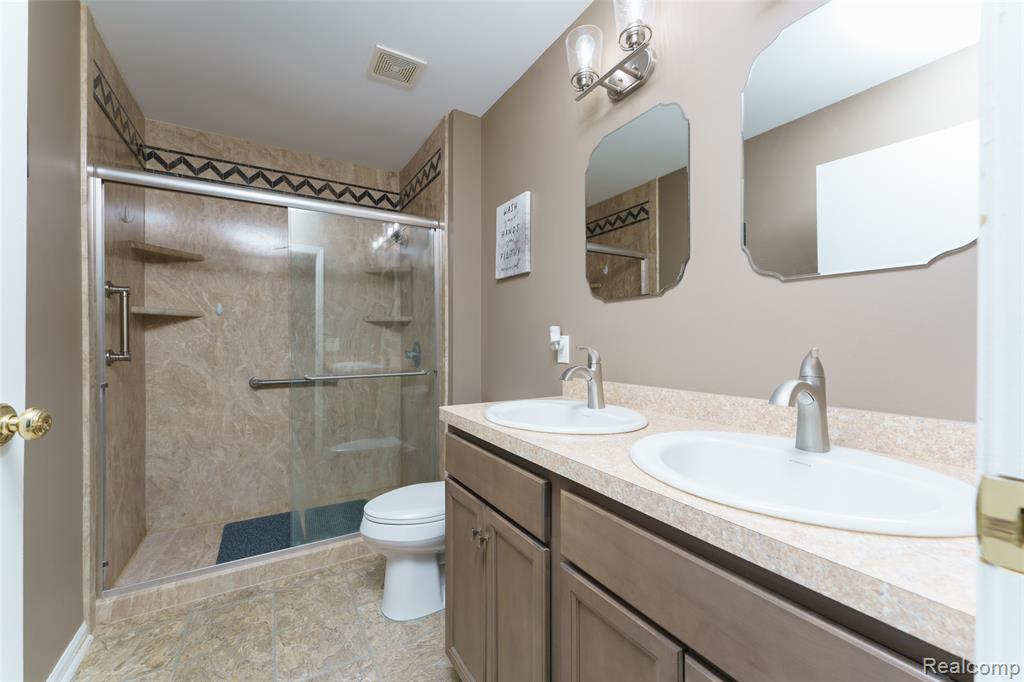 10488 West Grand River Road Fowlerville, MI 48836 - Photo 17 of 34