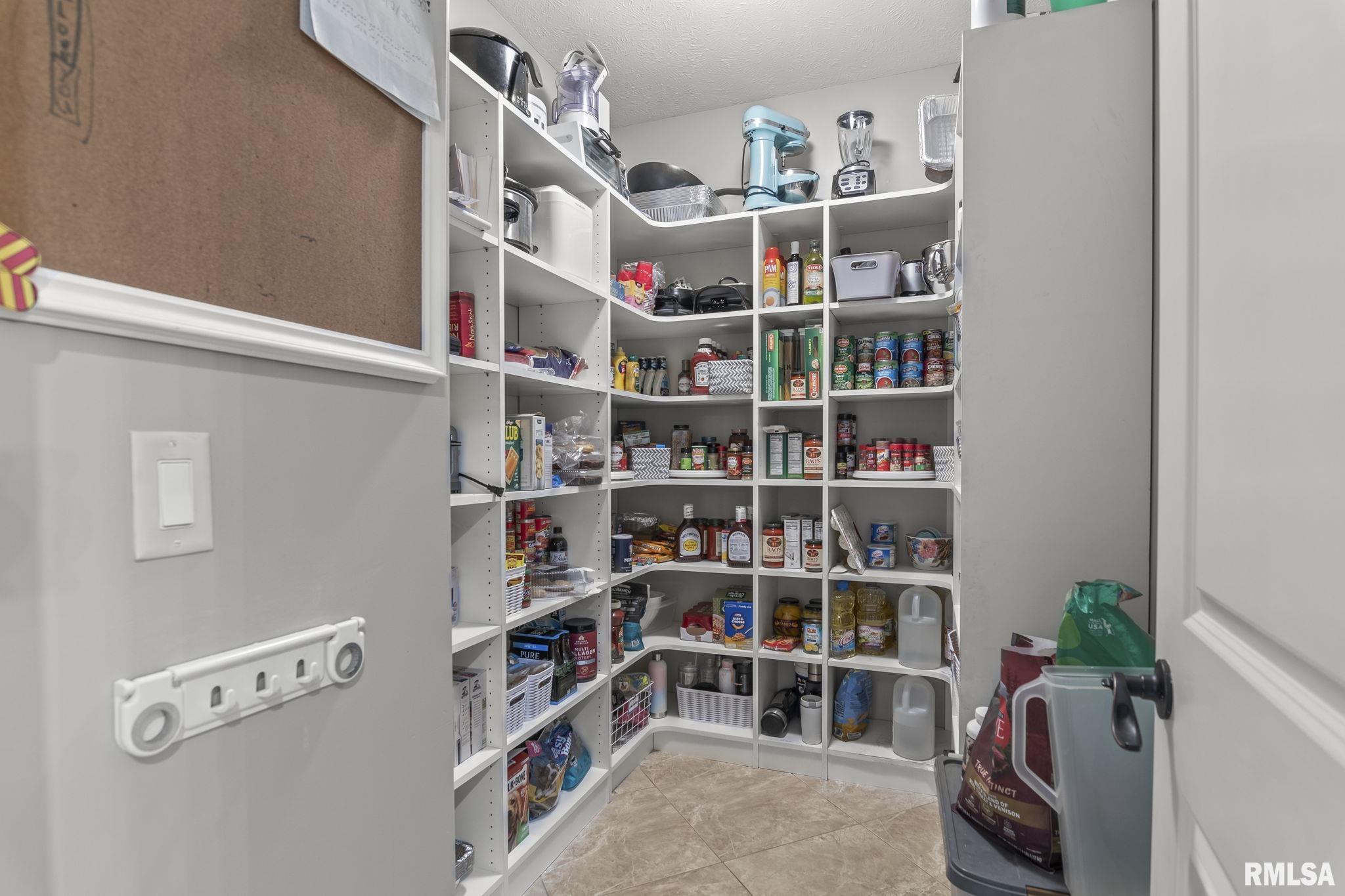 2812 Pat Tillman Drive Springfield, IL 62711 - Photo 12 of 48