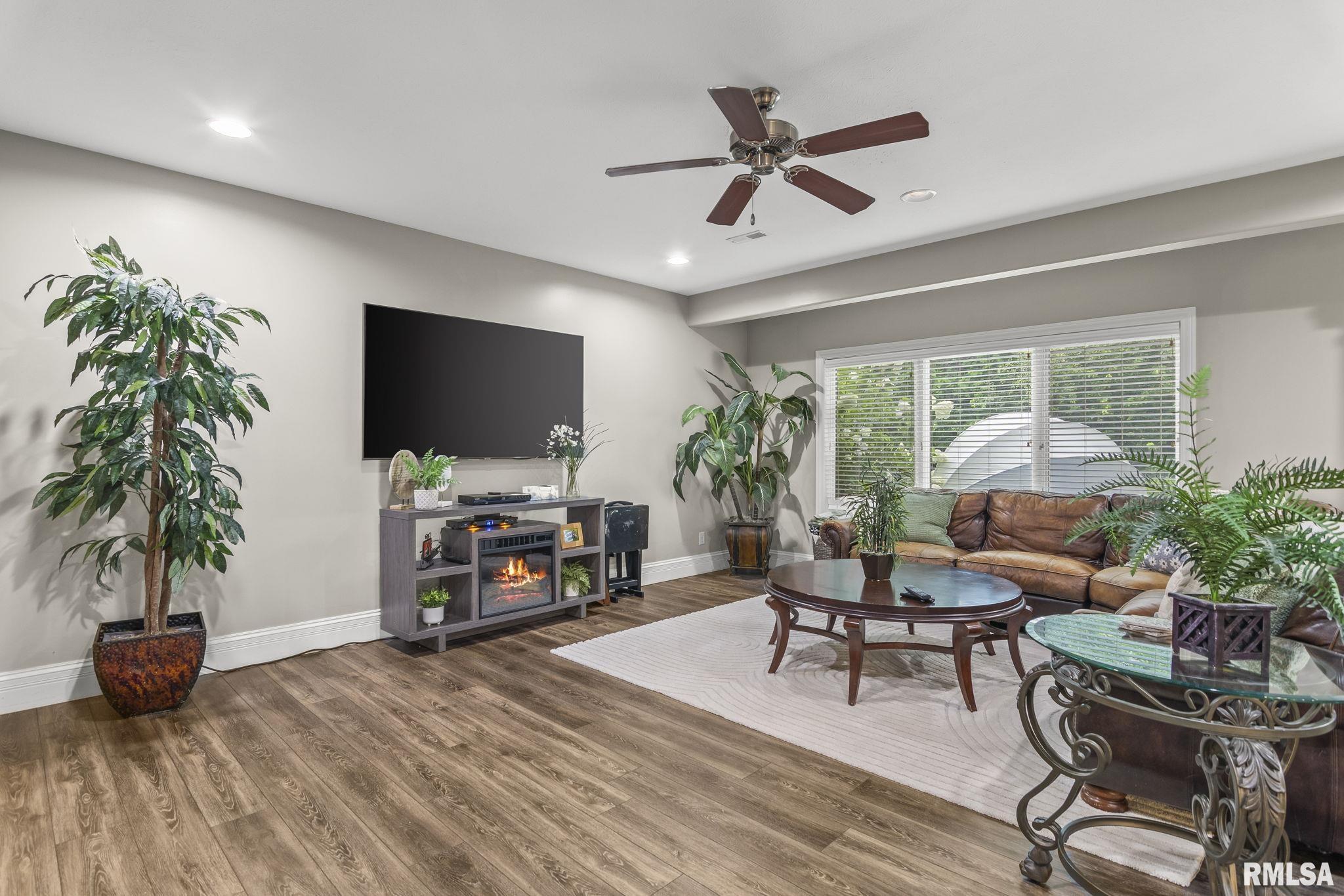 2812 Pat Tillman Drive Springfield, IL 62711 - Photo 34 of 48