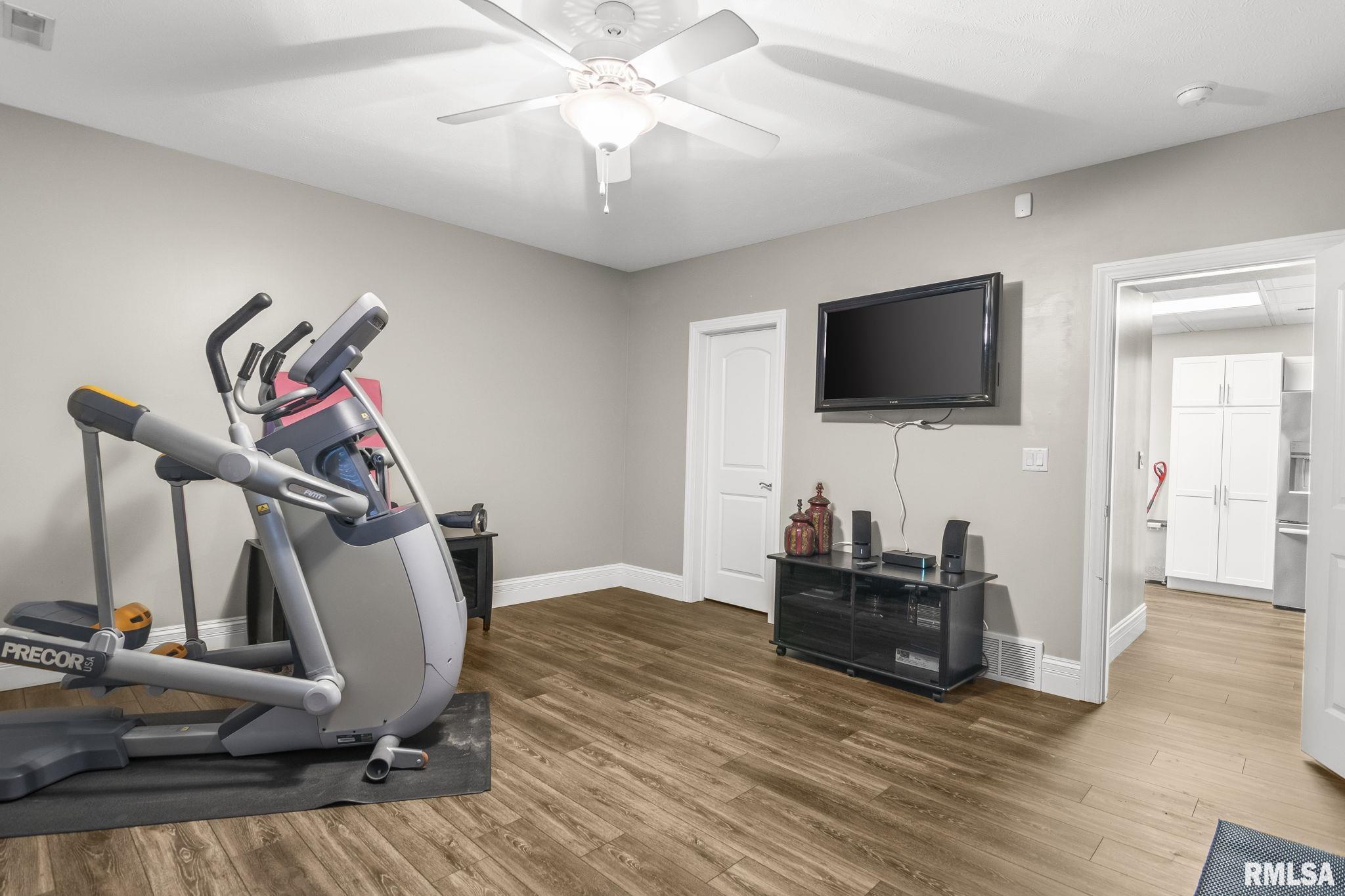 2812 Pat Tillman Drive Springfield, IL 62711 - Photo 39 of 48
