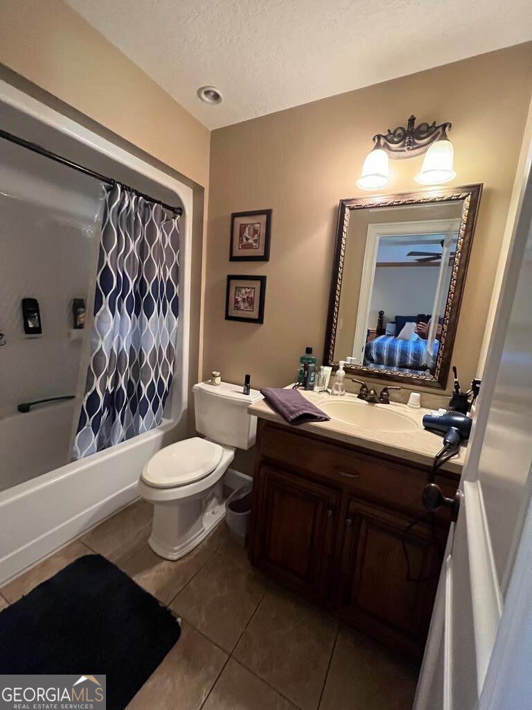 3 Chestnut Road Hazlehurst, GA 31539 - Photo 30 of 66 a bathroom with a sink mirror vanity and toilet