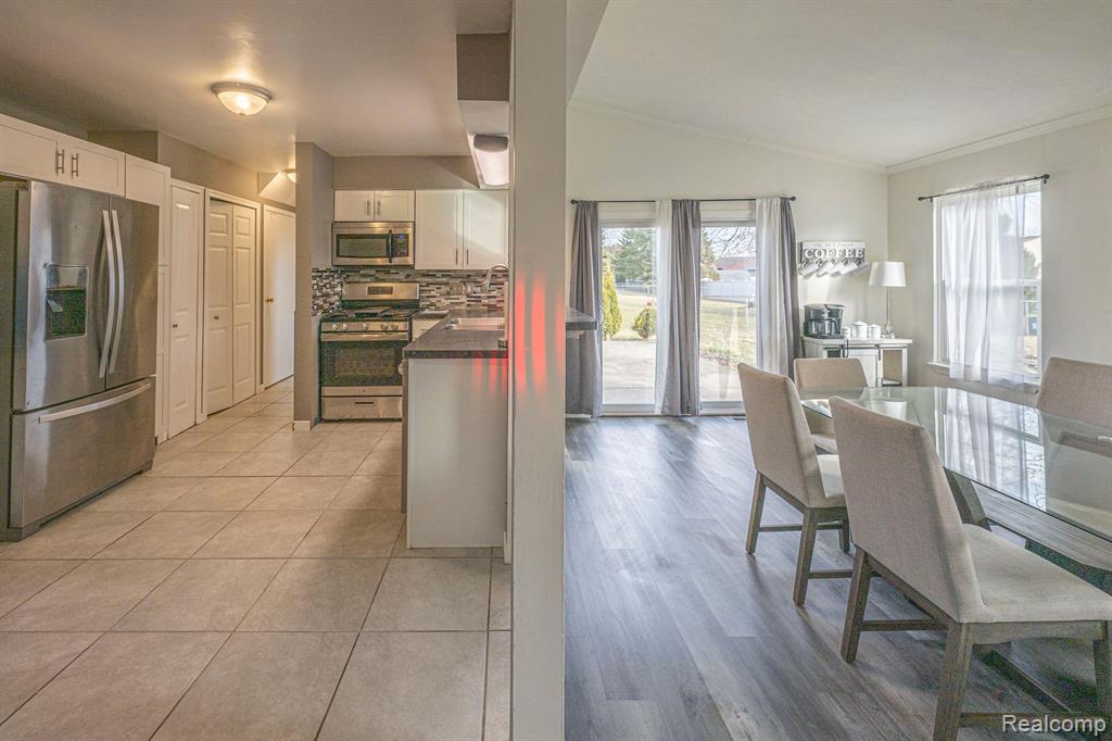 22257 Derby Road Woodhaven, MI 48183 - Photo 13 of 23