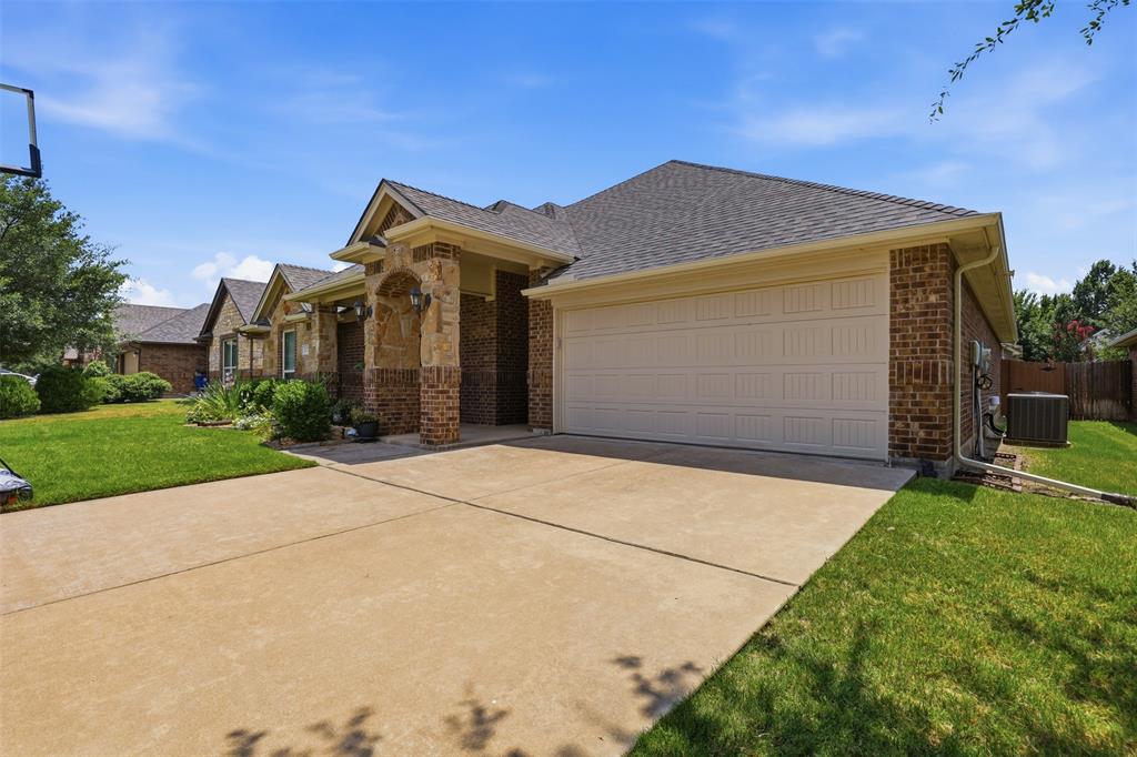 317 Delaware Street Burleson, TX 76028 - Photo 2 of 30