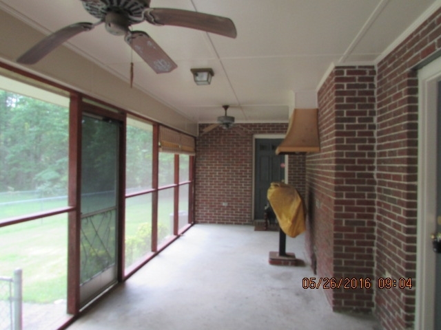 5835 Huddersfield Road Macon, GA 31210 - Photo 3 of 19 a view of a interior of the house