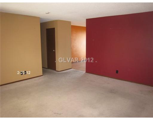 2525 Rialto Road Las Vegas, NV 89108 - Photo 2 of 10 Living Room.