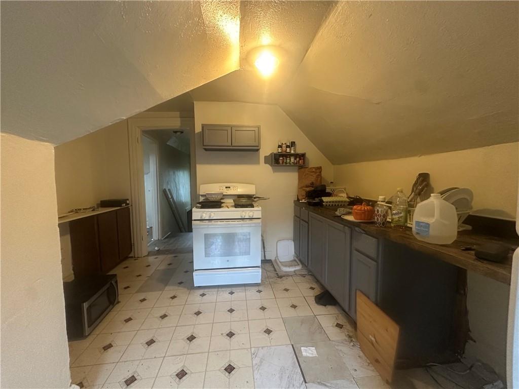 742 Chartiers Avenue McKees Rocks, PA 15136 - Photo 40 of 41 Gallery Image 40