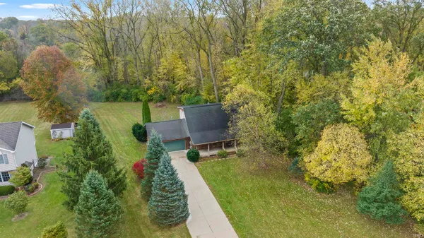 $290,000 | 11378 North Nash Drive, Syracuse, IN 46567