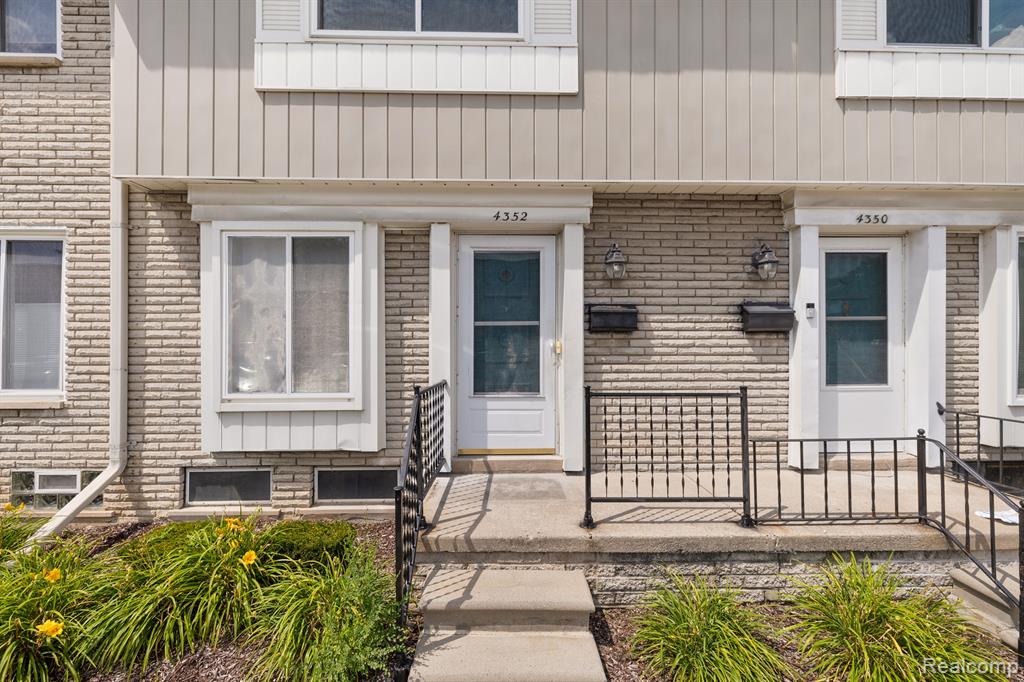 4352 15 Mile Road Sterling Heights, MI 48310 - Photo 6 of 37