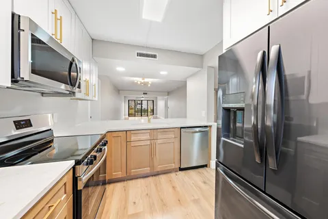 $520,000 | 1601 Marina Isle Way, Unit 106, Jupiter, FL 33477