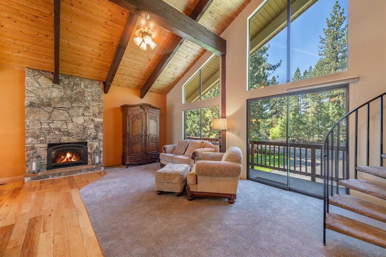 10132 Jeffery Pine Road Truckee, CA 96161 - Photo 7 of 21 Gallery Image 7
