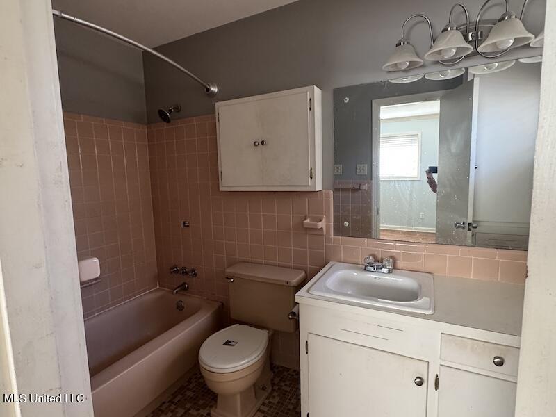 235 Pimlico Place Jackson, MS 39211 - Photo 11 of 18 Bath Primary