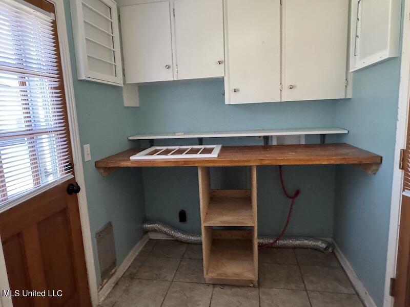 235 Pimlico Place Jackson, MS 39211 - Photo 15 of 18 Laundry