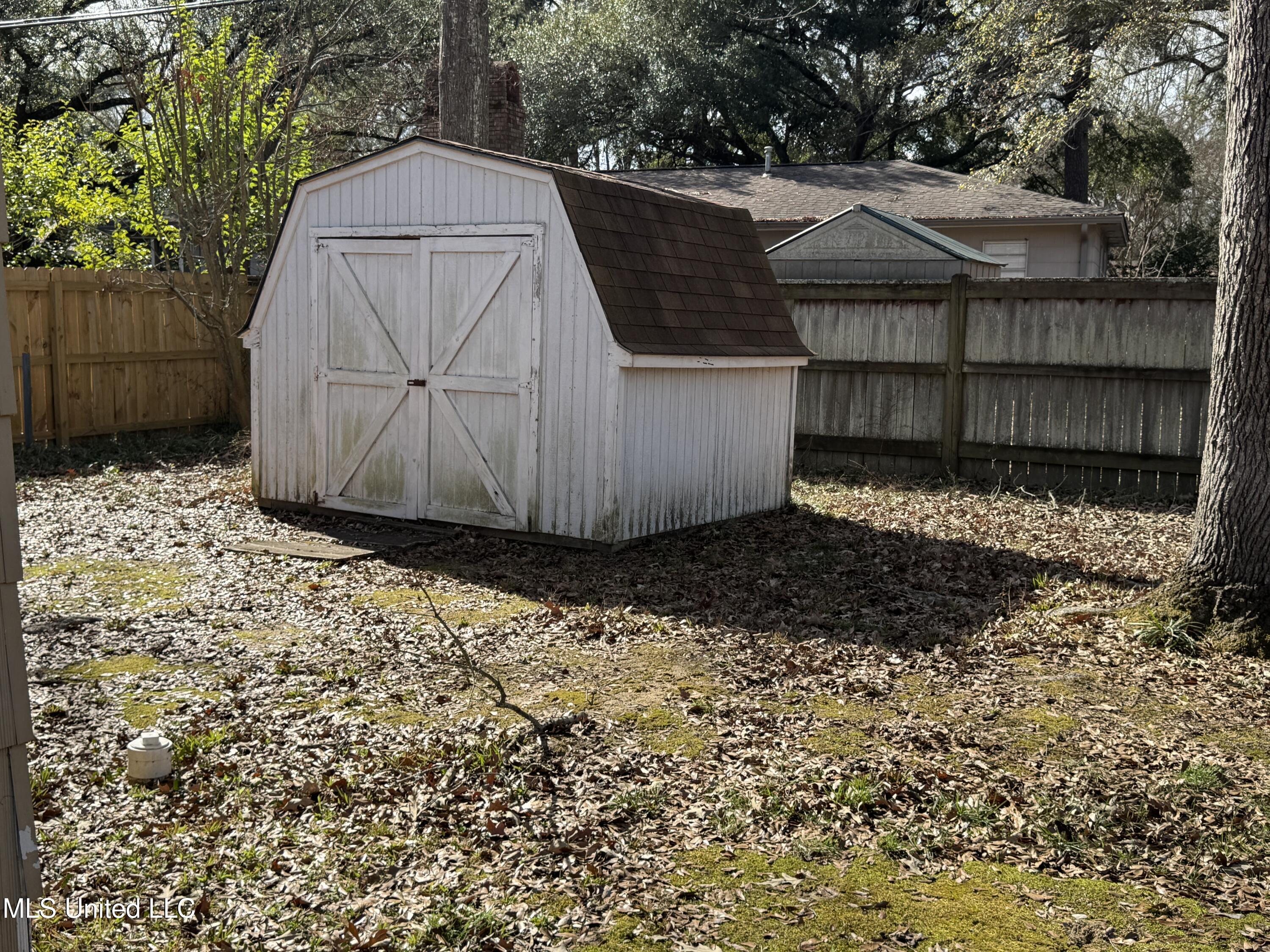 235 Pimlico Place Jackson, MS 39211 - Photo 17 of 18 Storage Bldg