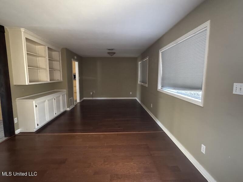 235 Pimlico Place Jackson, MS 39211 - Photo 2 of 18 Living Dining