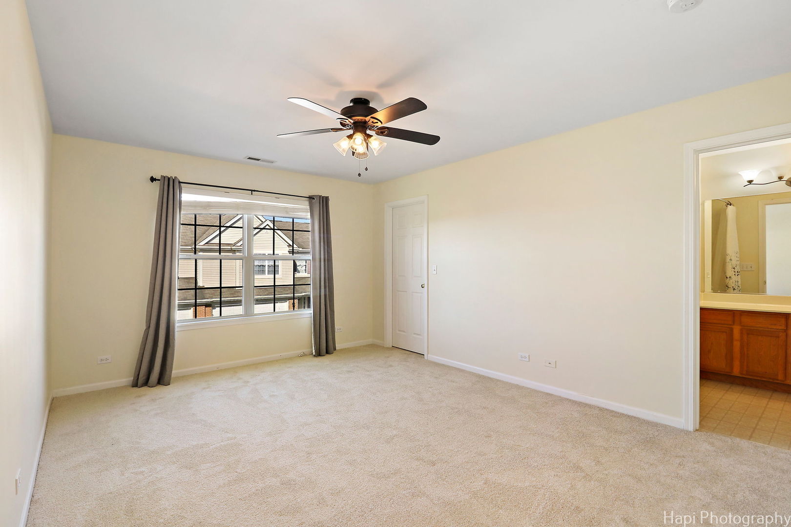 5332 Wildspring Drive, Unit 5332 Lake In The Hills, IL 60156 - Photo 13 of 29 a view of an empty room with a window