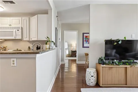 $229,000 | 1205 St Charles Avenue, Unit 403, New Orleans, LA 70130