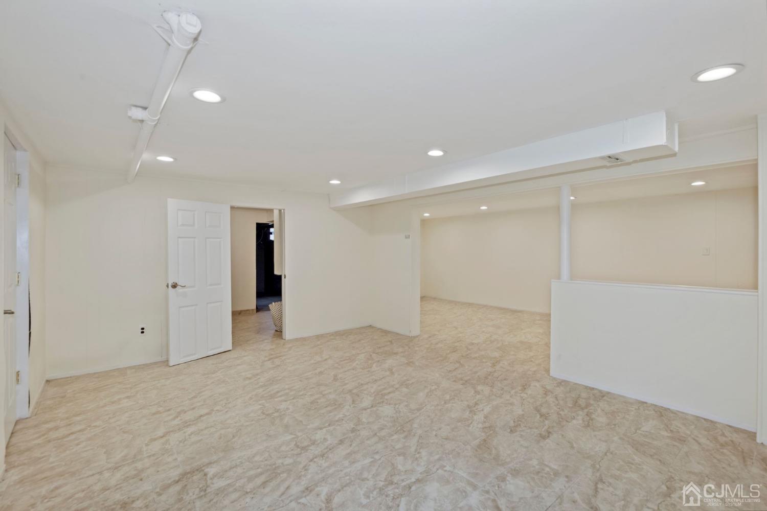 59 Clipper Avenue Edison, NJ 08817 - Photo 21 of 29