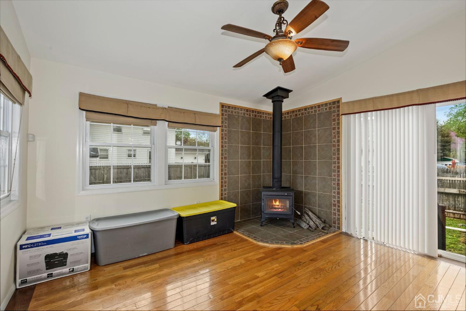 59 Clipper Avenue Edison, NJ 08817 - Photo 10 of 29 a room with furniture and a window