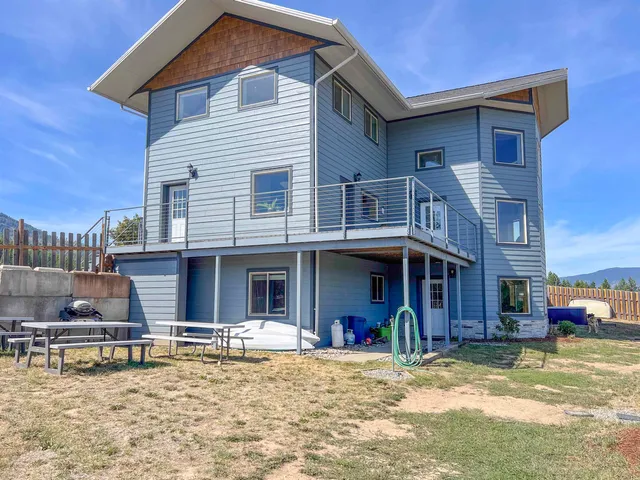 $875,000 | 719 Deer Meadow Way, Kettle Falls, WA 99141