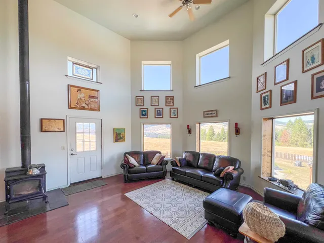 $875,000 | 719 Deer Meadow Way, Kettle Falls, WA 99141