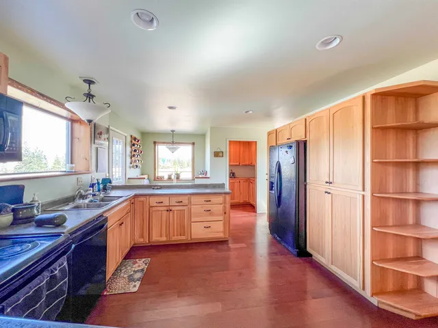 $875,000 | 719 Deer Meadow Way, Kettle Falls, WA 99141