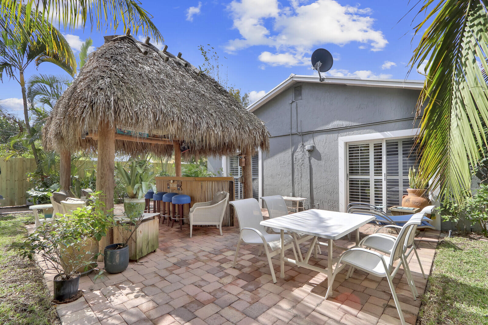 503 North Perry Avenue Jupiter, FL 33458 - Photo 30 of 44 a outdoor seating