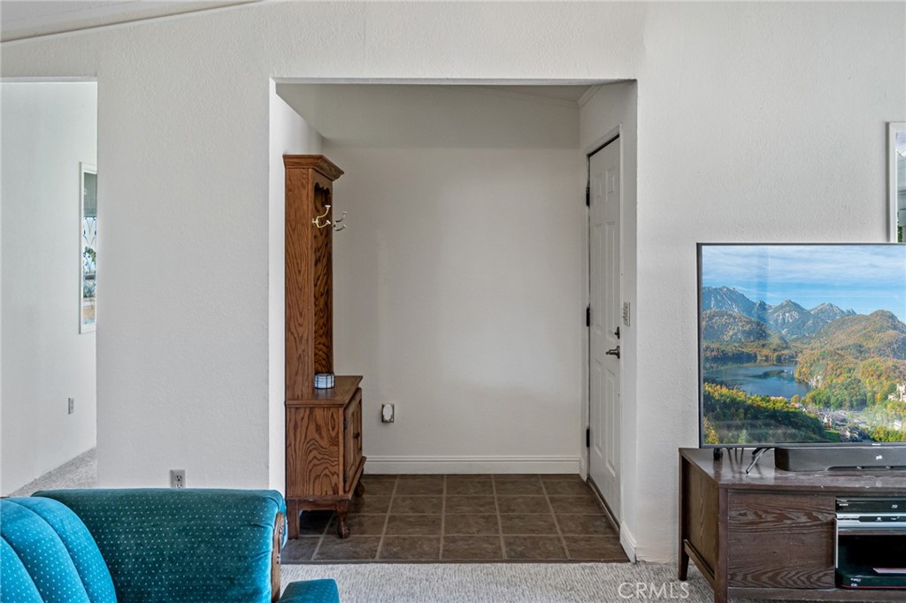 8837 Malpaso Road Phelan, CA 92371 - Photo 8 of 72