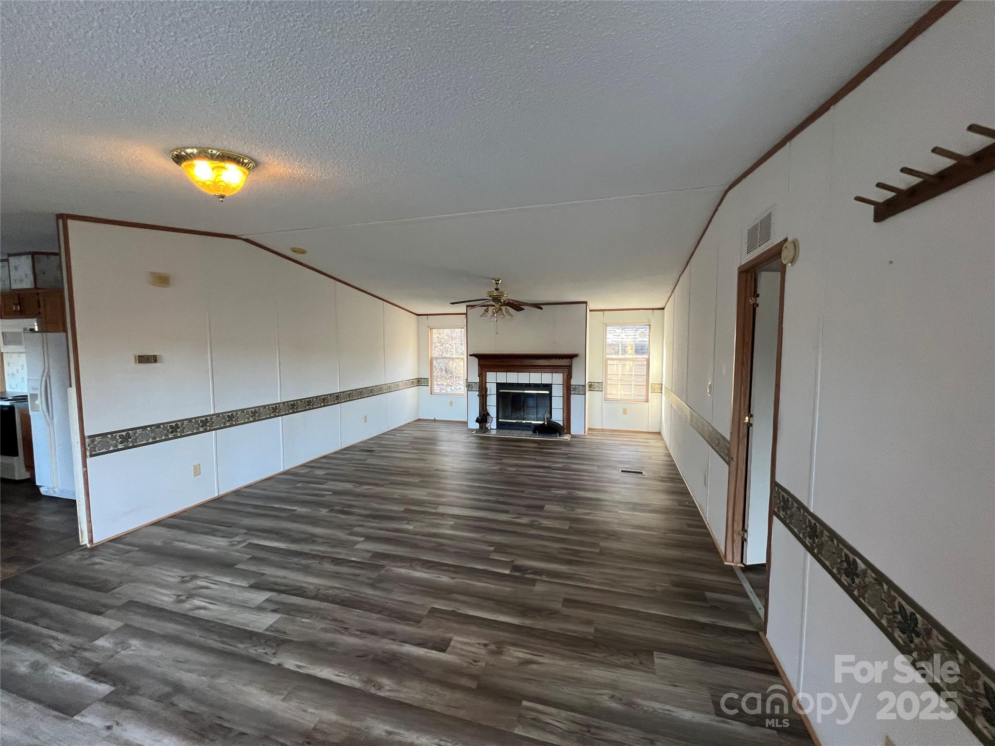 11 Beach Crest Rise Leicester, NC 28748 - Photo 5 of 13 Gallery Image 5