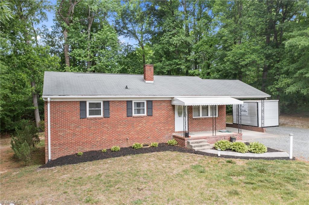 1867 Gerringer Road Burlington, NC 27217 - Photo 3 of 28 Gallery Image 3