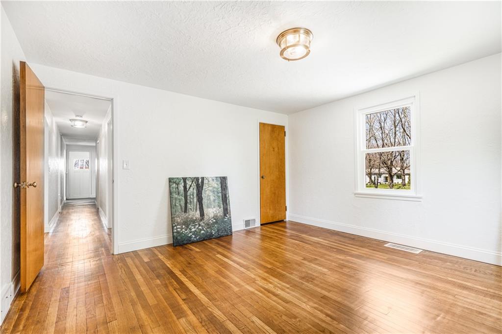 246 Evans City Road Butler, PA 16001 - Photo 13 of 25 Gallery Image 13