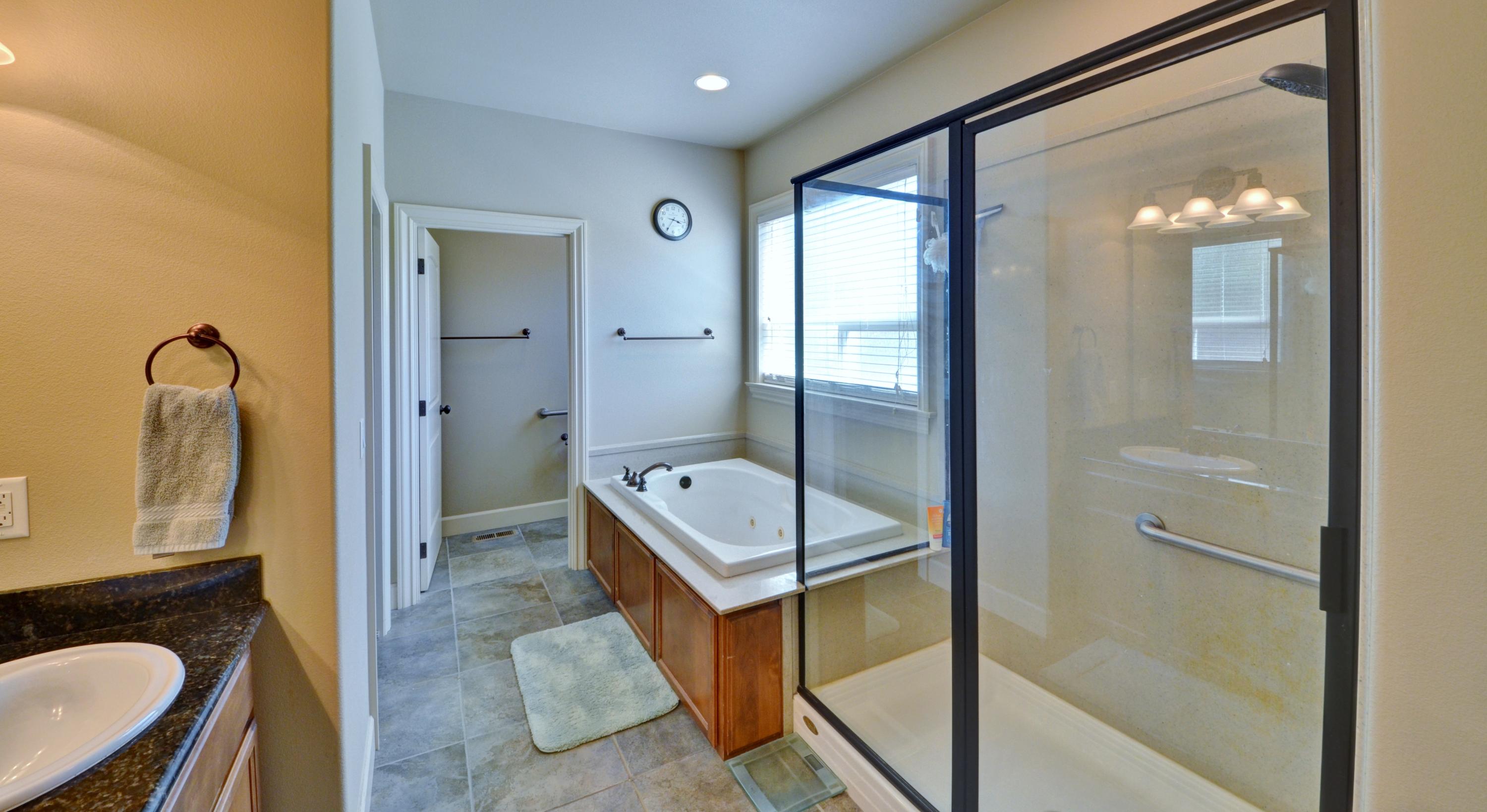 920 Buck Point Street Central Point, OR 97502 - Photo 24 of 40 066