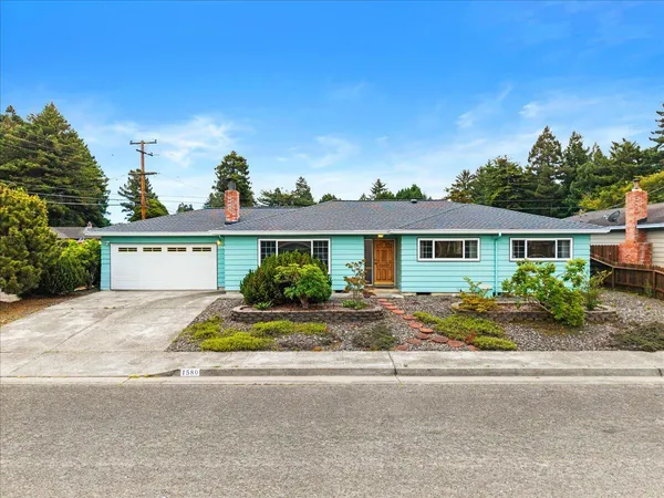 $465,000 | 1580 Sun Dial Court, Cutten, CA 95503