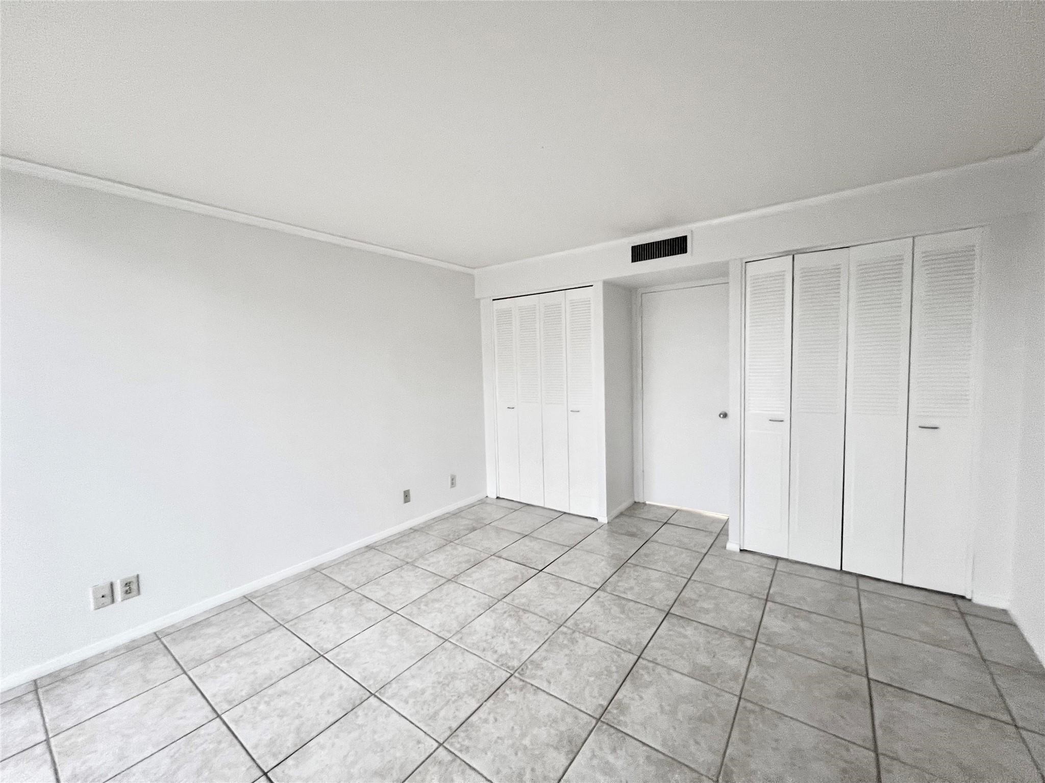 2016 Main Street, Unit 1501 Houston, TX 77002 - Photo 13 of 33 Bedroom