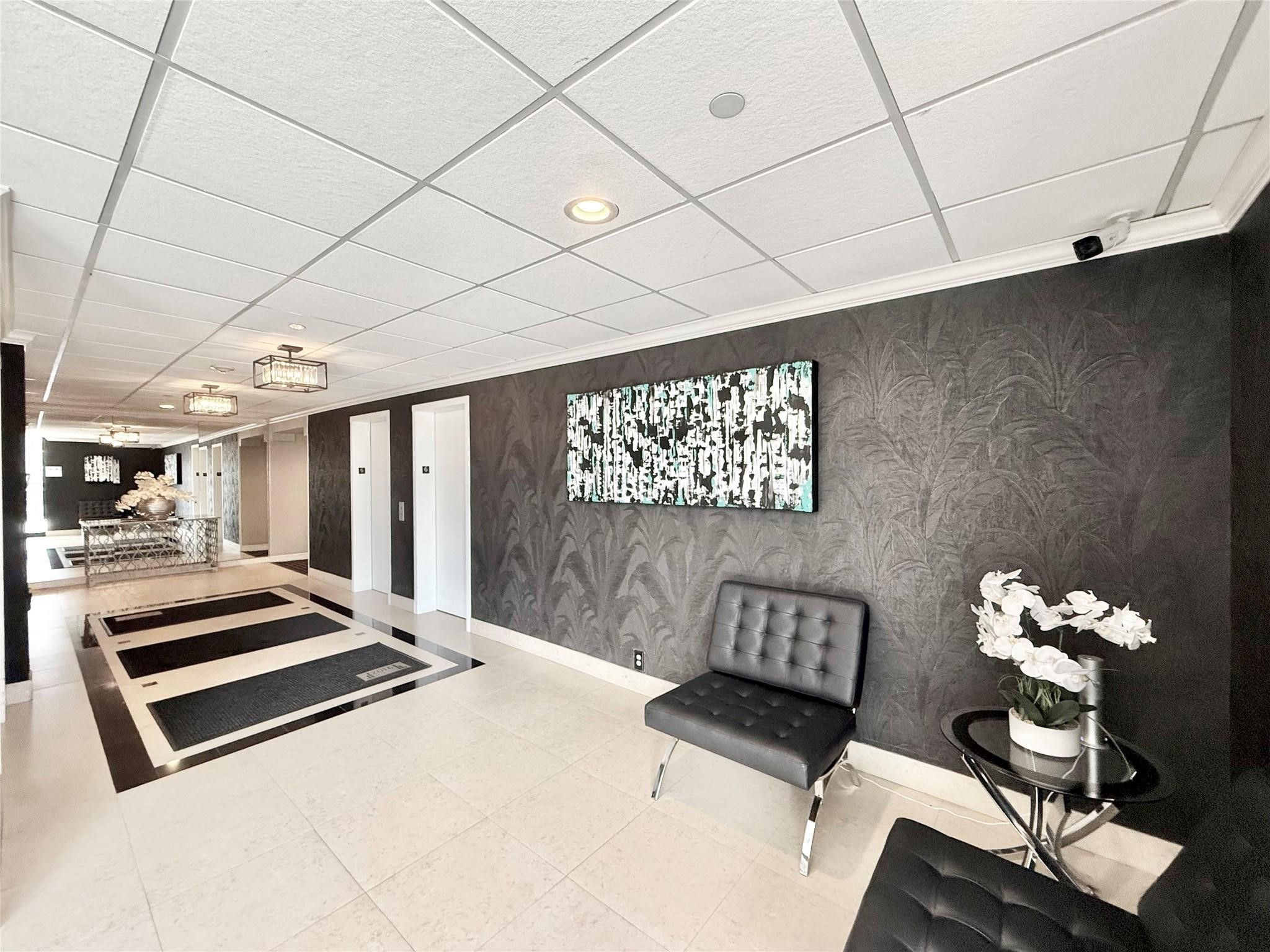 2016 Main Street, Unit 1501 Houston, TX 77002 - Photo 19 of 33 Sixth Floor Elevator Lobby